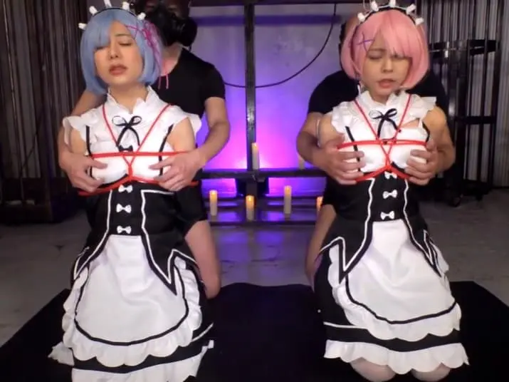 【岬あずさ&有村のぞみ】ピンク髪と水色髪のコスプレ姉妹を拘束してノーハンドフェラさせ口内発射。2本抜き計4本で喉奥を突かれイラマチオで口内発射。喉イキした顔がエロすぎます。
