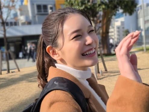 Hカップまゆ28歳 マッチングアプリで知り合った欲求不満の巨乳妻と昼間からホテルへ。マシュマロ巨乳を揉みまくり蒸れてそうなパンストを脱がしてクンニ＆バイブ責め。頬を凹ませてのバキュームフェラから久々のマンコへの挿入に歓喜の声をあげる。即イキしてるのに止まらない腰使いで何度も絶頂する貪欲マンコがヤバイです。